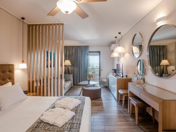 Akti Taygetos - Conference Resort : photo 1 de la chambre suite deluxe - vue sur mer ou jardin