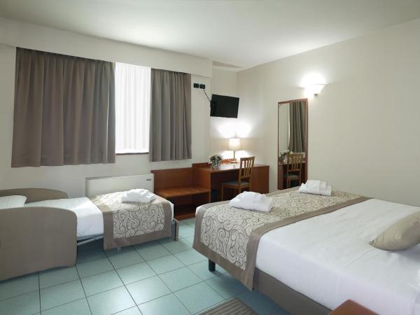ALA Hotel : photo 3 de la chambre chambre triple standard