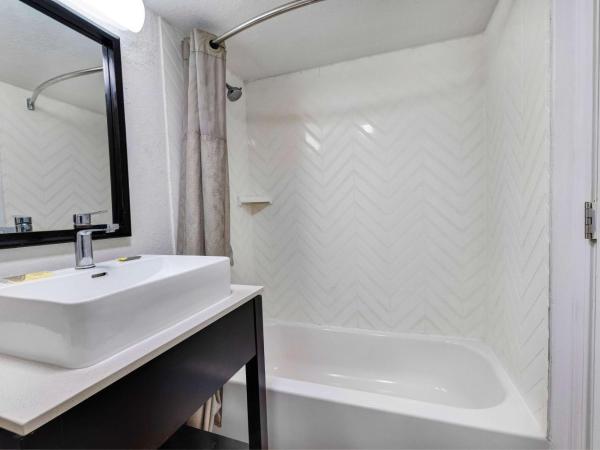 Motel 6 Indianapolis IN : photo 4 de la chambre chambre lit king-size - non-fumeurs