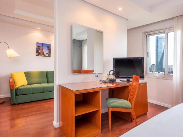 Hotel Madrid Chamartín, Affiliated by Meliá : photo 3 de la chambre chambre double premium avec salon