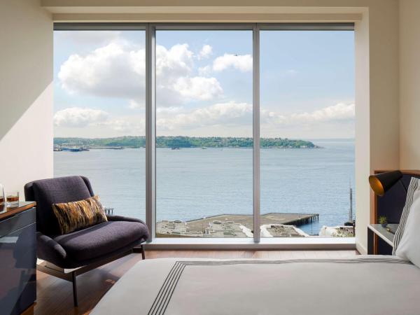 Thompson Seattle, by Hyatt : photo 1 de la chambre chambre deluxe avec 2 lits queen-size - vue sur eau