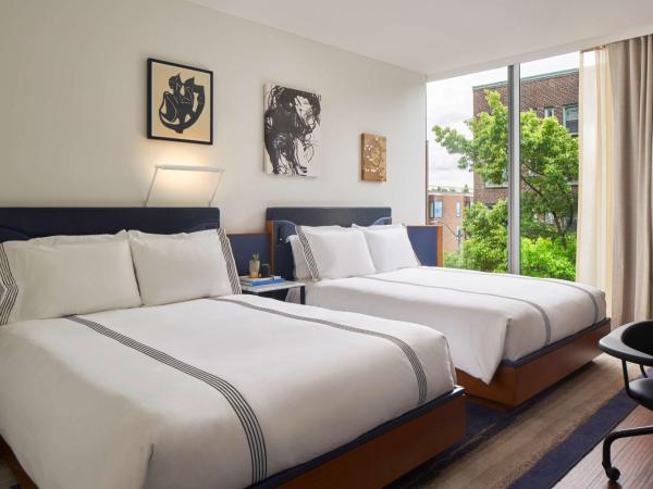 Thompson Seattle, by Hyatt : photo 1 de la chambre chambre avec 2 lits queen-size - vue sur ville