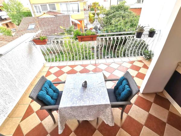 Lovely Family House Robi : photo 5 de la chambre chambre double avec terrasse