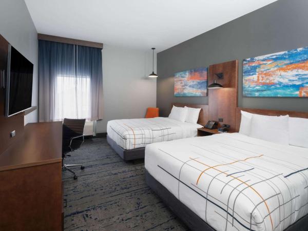 La Quinta Inn & Suites by Wyndham Louisville NE - Old Henry Rd : photo 1 de la chambre chambre 2 lits queen-size - non-fumeurs