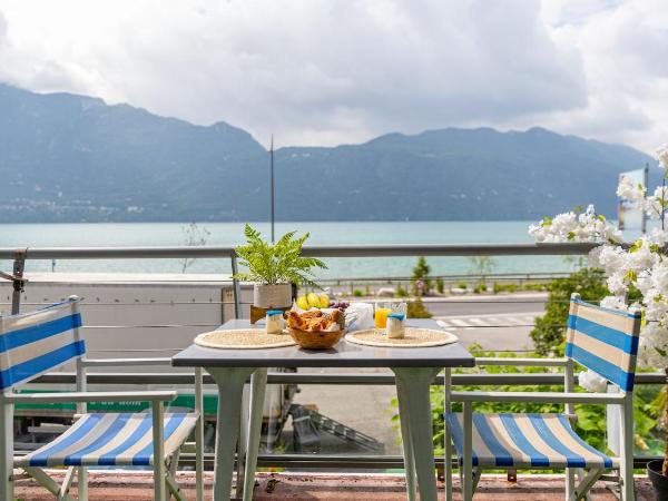 Hôtel du Poète : photo 5 de la chambre chambre double - vue sur lac