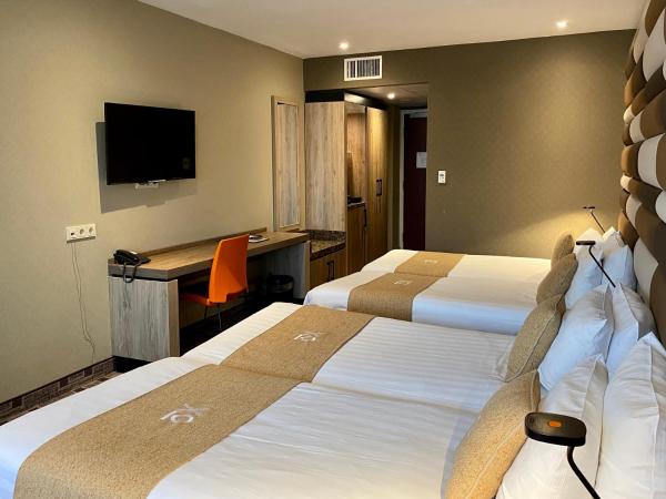 XO Hotels Blue Tower : photo 3 de la chambre chambre quadruple standard