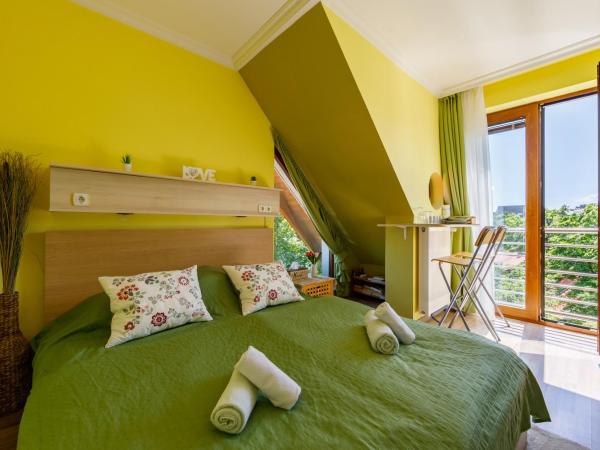 Villa Muzsa Deluxe : photo 1 de la chambre chambre double – vue sur lac