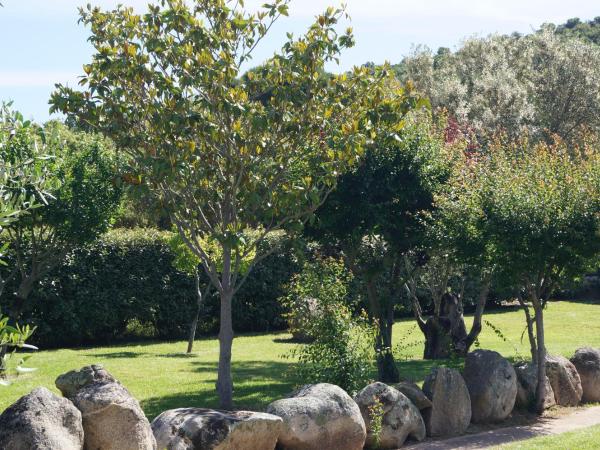 Les Jardins De Santa Giulia - Charmante chambre d'hôte : photo 7 de la chambre chambre double