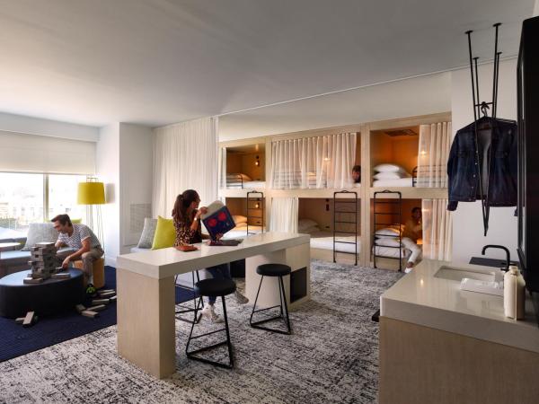 Reverb by Hard Rock Atlanta Downtown : photo 2 de la chambre roadie room