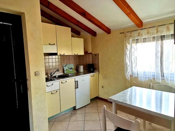 Lovely Family House Robi : photo 2 de la chambre chambre double