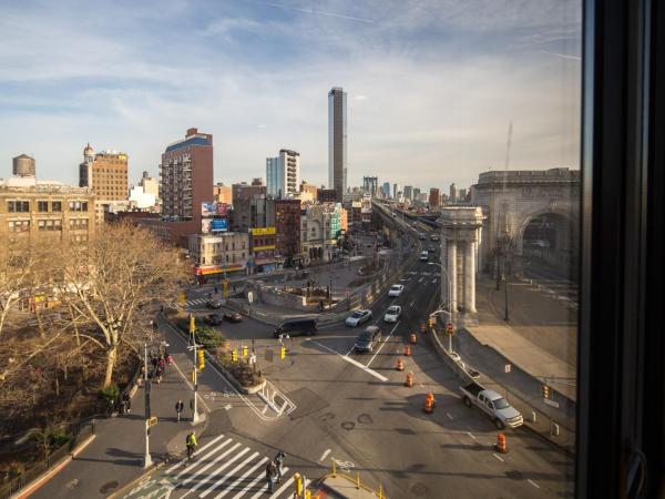 Leon Hotel LES : photo 3 de la chambre chambre lit king-size supérieure