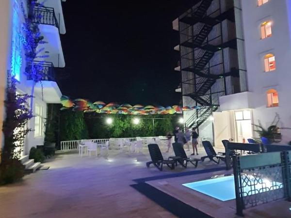 SERİN HOTEL : photo 8 de la chambre chambre double - vue sur jardin