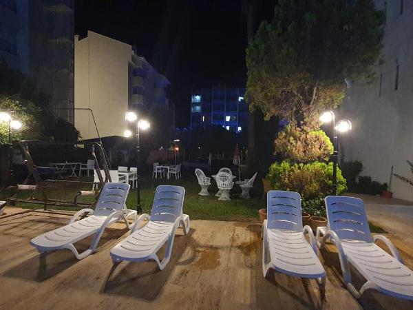 SERİN HOTEL : photo 9 de la chambre chambre double - vue sur jardin