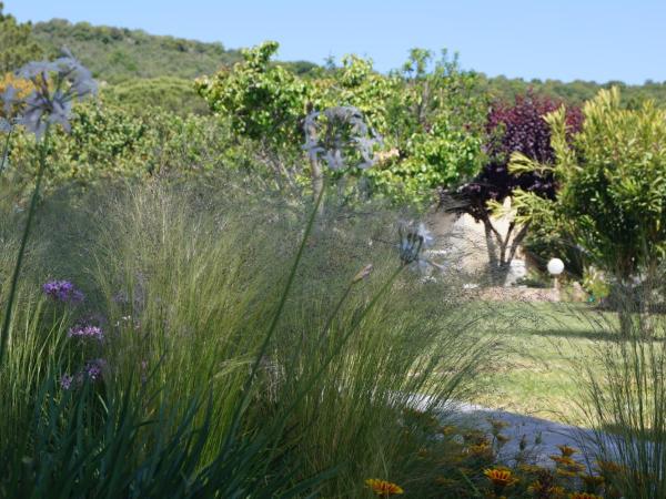 Les Jardins De Santa Giulia - Charmante chambre d'hôte : photo 4 de la chambre chambre double