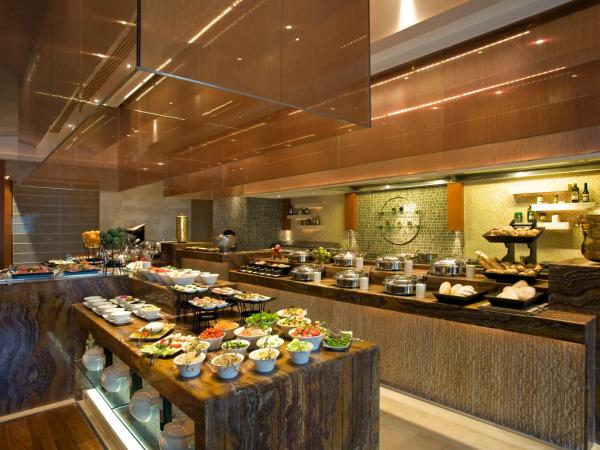 Taj Coromandel : photo 7 de la chambre chambre de luxe avec lit king-size