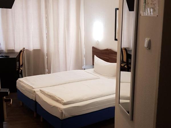 Hotel Berliner Hof : photo 10 de la chambre chambre double ou lits jumeaux