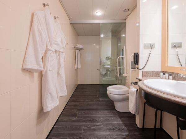 Suites Plaza Hotel & Wellness : photo 2 de la chambre chambre double premier