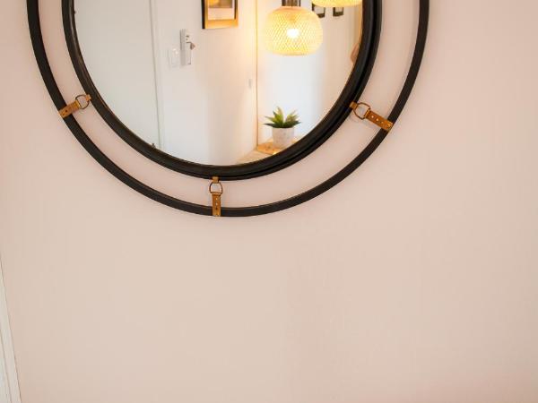 Rhodes Backpackers Boutique Hostel and Apartments : photo 7 de la chambre appartement avec balcon