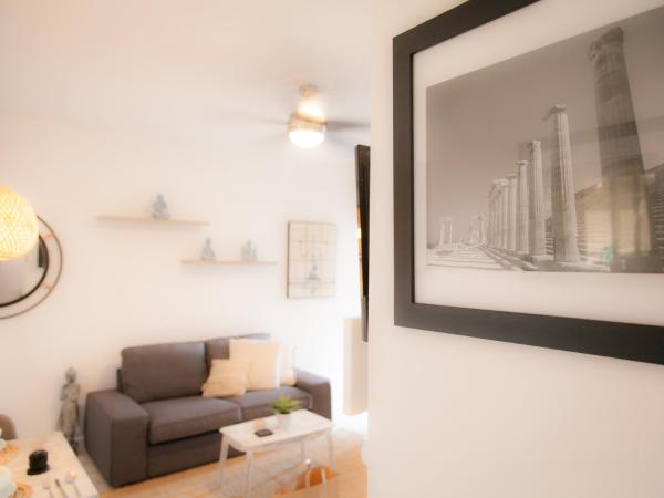 Rhodes Backpackers Boutique Hostel and Apartments : photo 10 de la chambre appartement avec balcon