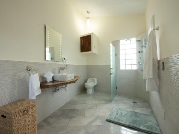 La Casa Blanca : photo 1 de la chambre suite lit king-size - vue sur mer
