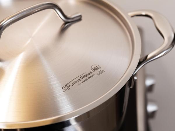 Robin Hood Inn and Suites : photo 5 de la chambre studio lit king-size avec cuisine en option