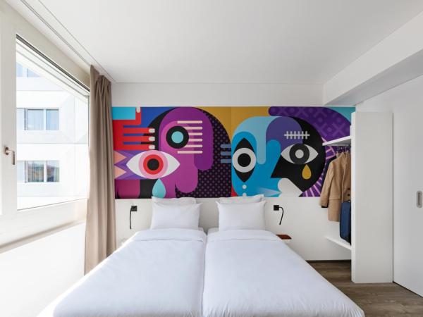 B&B HOTEL St Gallen : photo 2 de la chambre chambre lits jumeaux