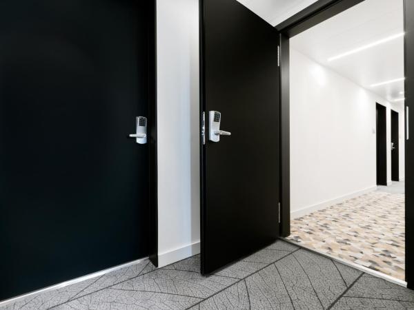 B&B HOTEL St Gallen : photo 3 de la chambre chambre familiale