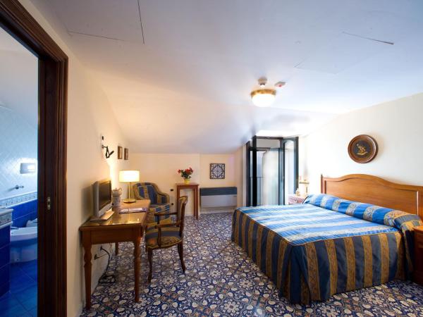 Hotel La Tonnarella : photo 7 de la chambre chambre double supérieure - vue sur mer