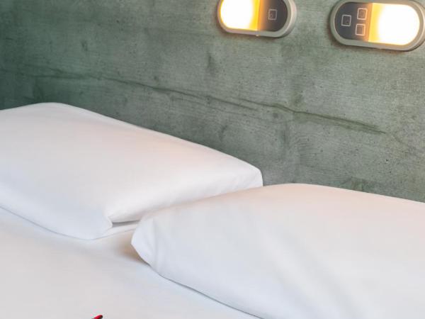 ibis budget Montpellier Sud Près d'Arènes : photo 4 de la chambre chambre triple