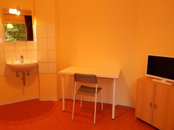 HOME at FRIENDS - City - Zu Hause bei Freunden : photo 3 de la chambre chambre simple