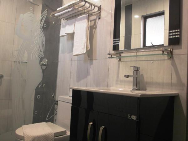 Mandarin Hotel Kota Kinabalu : photo 7 de la chambre chambre lit queen-size deluxe