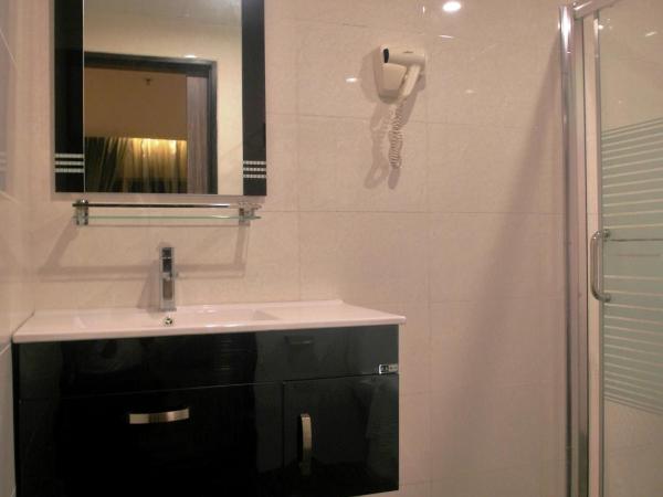 Mandarin Hotel Kota Kinabalu : photo 4 de la chambre chambre lit king-size supérieure - sans fenêtre