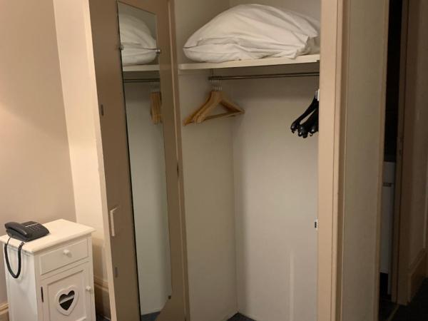 Hotel Azur : photo 6 de la chambre chambre simple