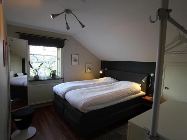 At Home Bed & Breakfast : photo 2 de la chambre chambre double avec salle de bains commune