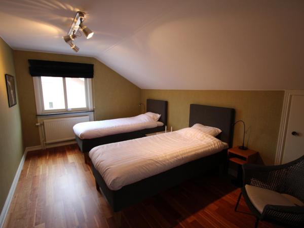 At Home Bed & Breakfast : photo 3 de la chambre chambre double avec salle de bains commune