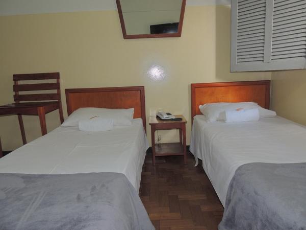 Hotel Esplanada Belo Horizonte - Proximo a Estacao de Trem : photo 3 de la chambre chambre lits jumeaux
