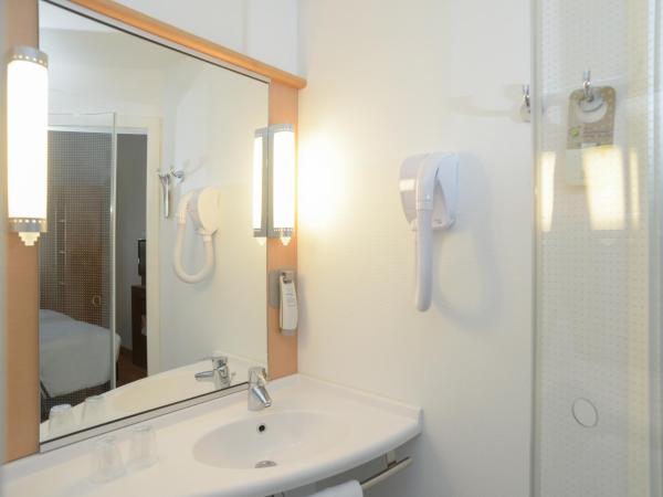 ibis Marseille Bonneveine Calanques Plages : photo 8 de la chambre chambre triple standard