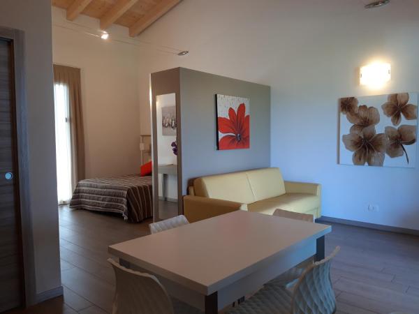 Agriturismo Dell'Orto Apartments : photo 2 de la chambre studio familial
