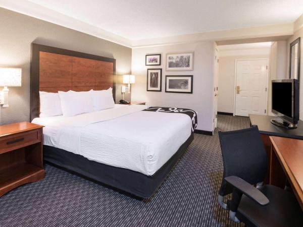 La Quinta Inn & Suites by Wyndham San Antonio Riverwalk : photo 4 de la chambre chambre lit king-size