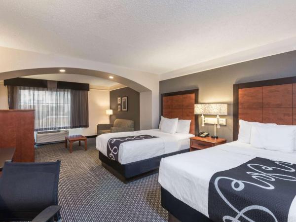 La Quinta Inn & Suites by Wyndham San Antonio Riverwalk : photo 5 de la chambre suite junior double avec 2 lits doubles