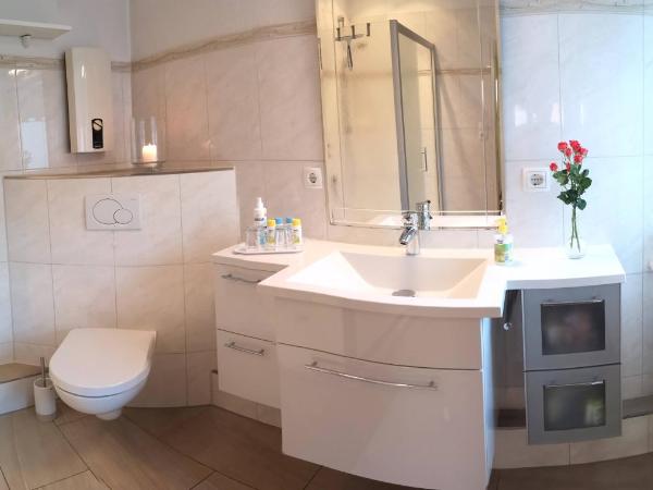 Ninas B&B - exklusiv für Frauen : photo 7 de la chambre chambre double deluxe avec balcon