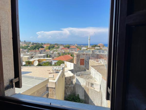 Minos Pension : photo 9 de la chambre studio avec vue sur la ville (2 adultes)