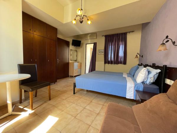 Minos Pension : photo 9 de la chambre studio avec balcon 