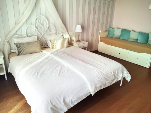 Guesthouse Olei : photo 3 de la chambre chambre double avec balcon - vue sur mer