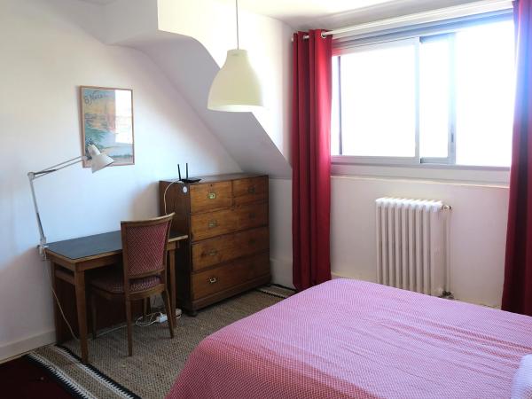 Les Abeilles : photo 2 de la chambre chambre triple - vue sur mer