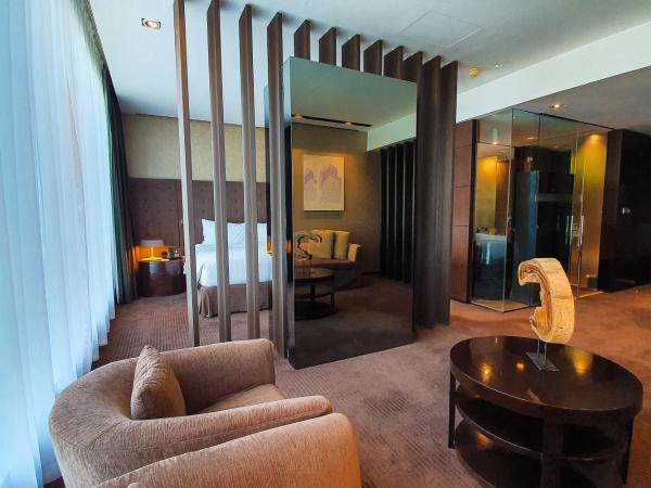 The Canvas Dubai - MGallery Hotel Collection : photo 6 de la chambre suite junior lit king-size