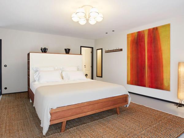 FONDATION CAB St-Paul-de-Vence : photo 5 de la chambre chambre lit king-size - vue sur mer