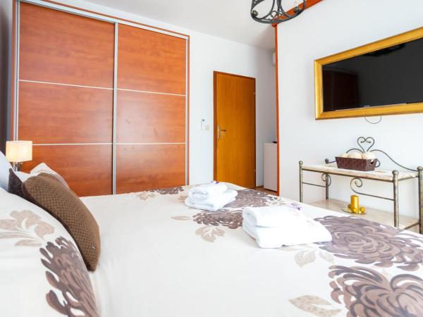 Guesthouse Villa Maria : photo 4 de la chambre chambre double deluxe avec balcon - vue sur mer