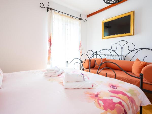 Guesthouse Villa Maria : photo 3 de la chambre chambre double deluxe avec balcon - vue sur mer