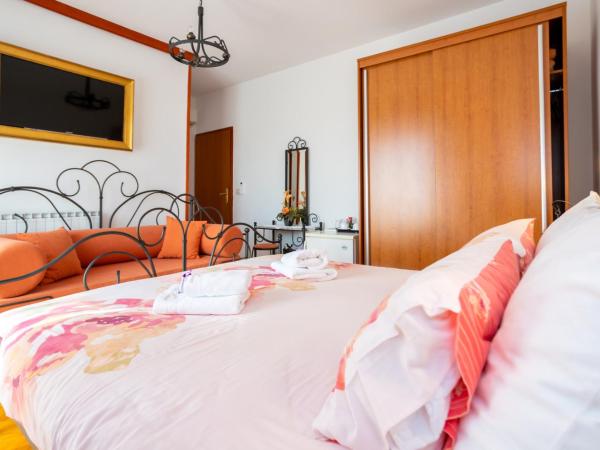 Guesthouse Villa Maria : photo 2 de la chambre chambre double deluxe avec balcon - vue sur mer
